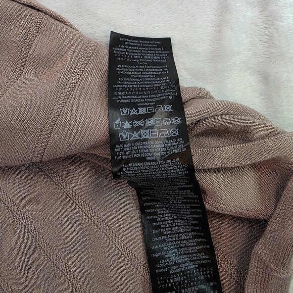 Cozy Ribbed Knit Turtleneck Guess Dress in Beige - Size M - Perfect for Fall! - Picture 10 of 14